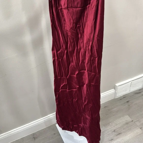 House of Harlow 1960 x REVOLVE Astra Gown in Burgundy - Picture 12 of 15